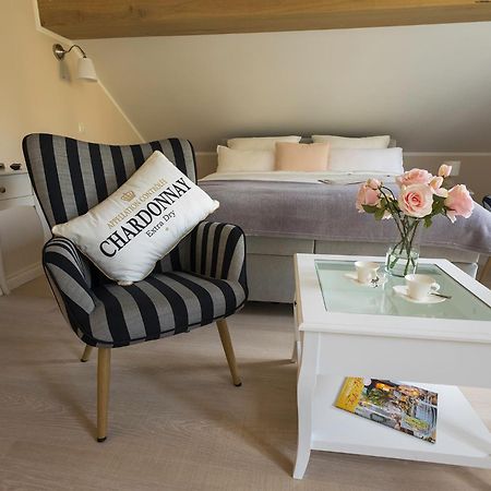 דירות מאיין Nostalgie-Nest Mit Boxspringbett מראה חיצוני תמונה